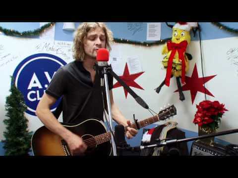 Brendan Benson covers Slade's 